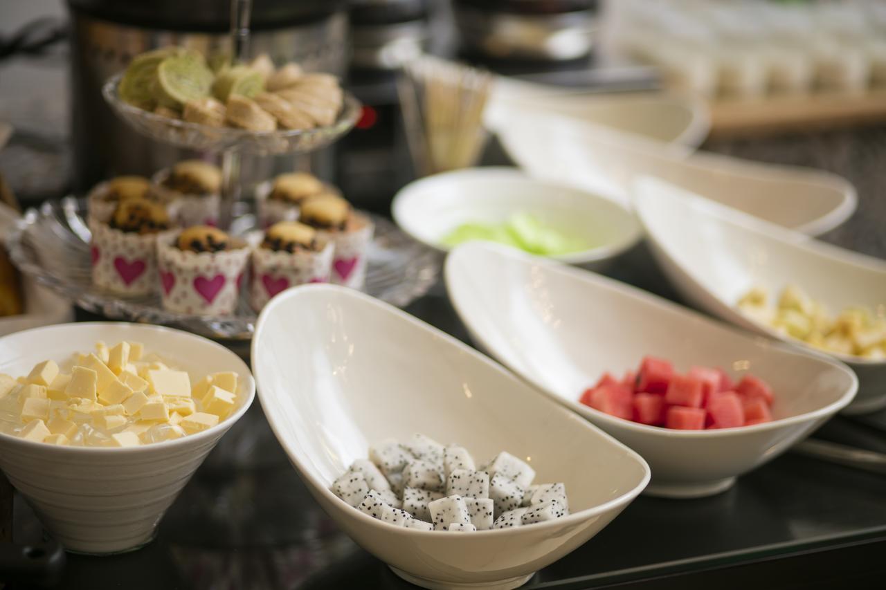 Hanoi Center Silk Premium Hotel & Spa & Travel Экстерьер фото